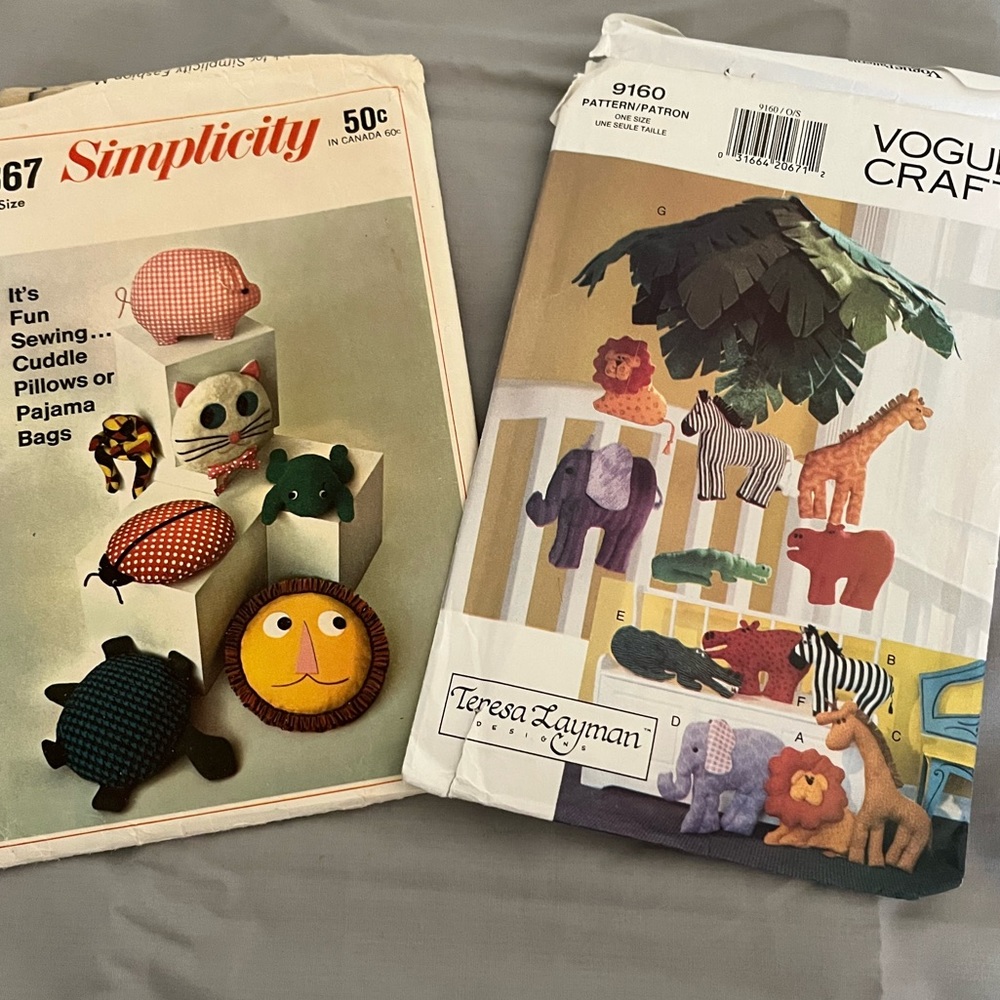 ❤️SALE! 4 for $10❤️Vintage Vogue Craft and Simplicity crafts.